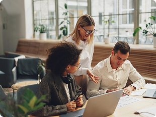 Pessoas trabalhando em equipe